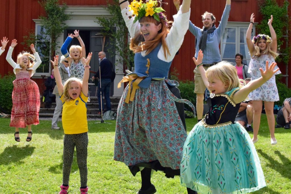 Midsommarfirande på von Echstedtska gården